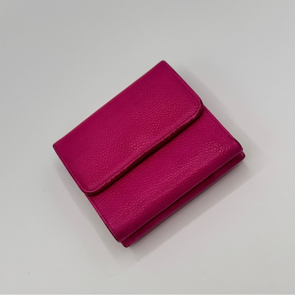 Chanel Caviar Vintage Compact Wallet - Picture 11 of 11